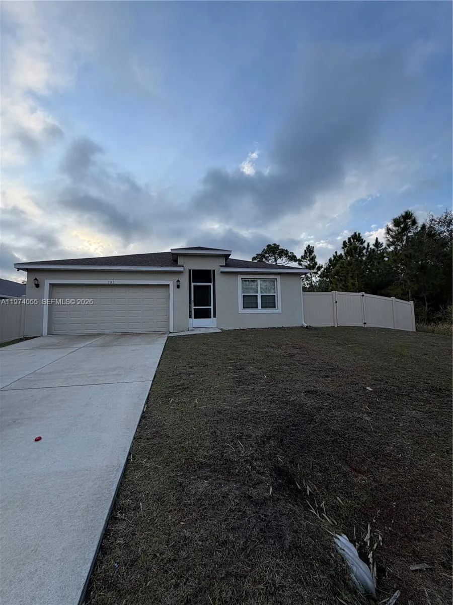 Foto de propiedad en 383 Hanford Road SW, Palm Bay, FL 32809 Palm Bay con MLS# 