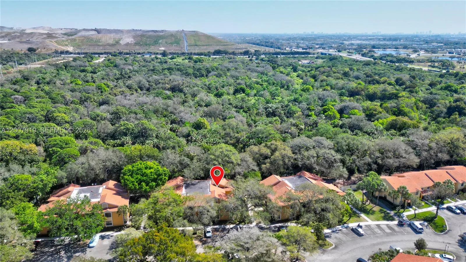 Foto de propiedad en 3846 Coral Tree Circle 3846, Coconut Creek, FL 33073 Coconut Creek con MLS# 