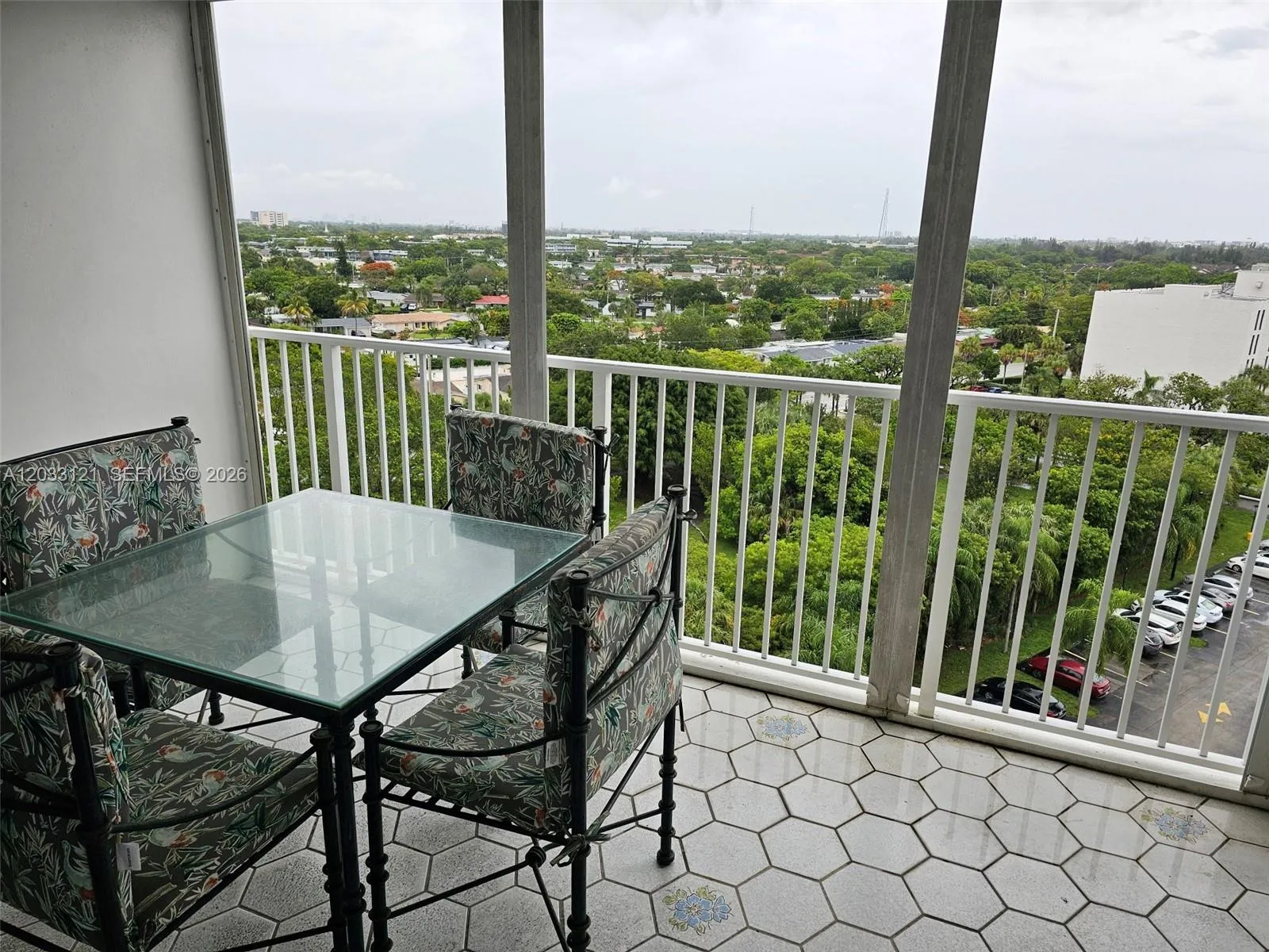 Foto de propiedad en 3850 Washington Street 1011, Hollywood, FL 33021 Hollywood con MLS#