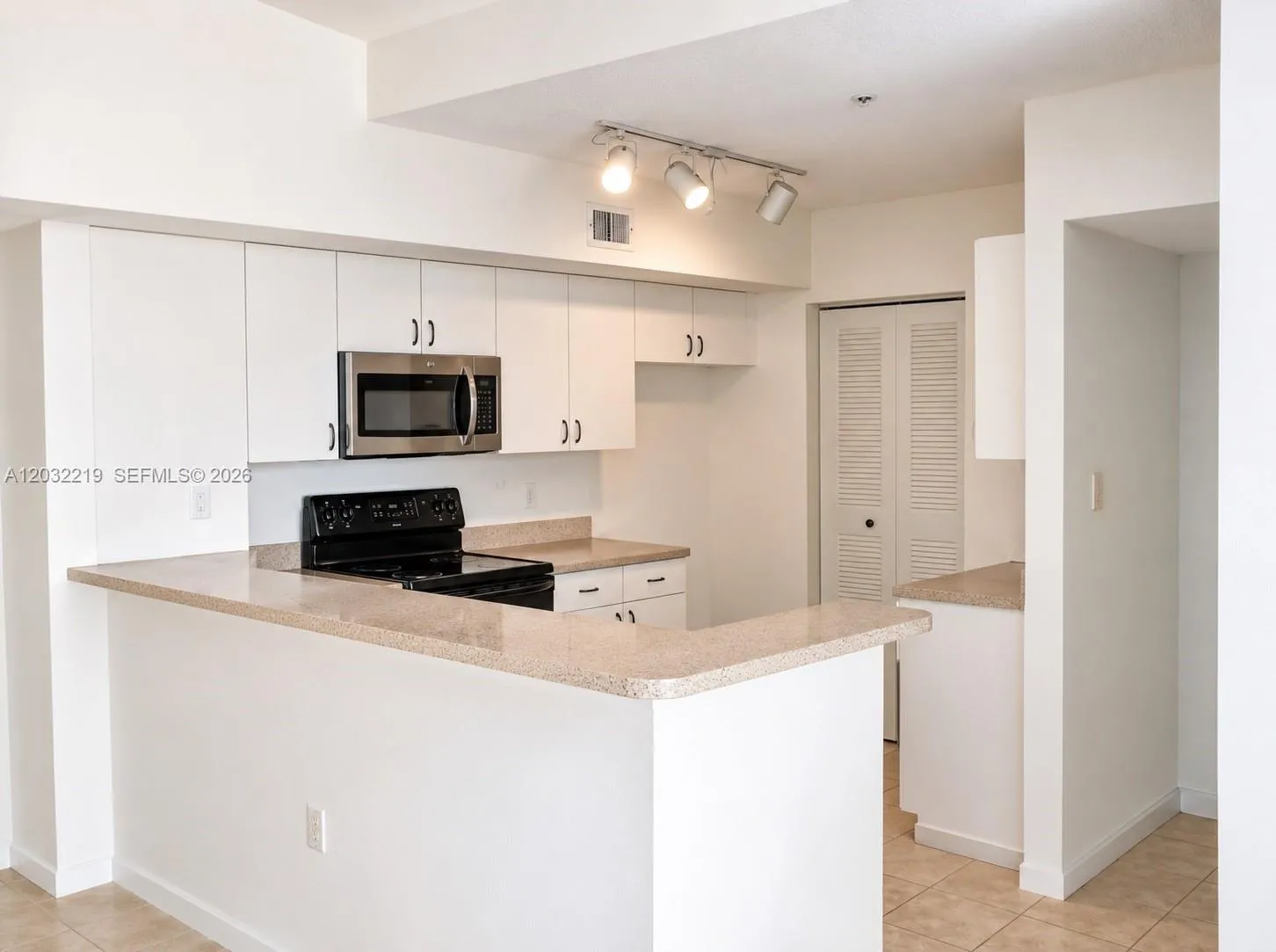Foto de propiedad en 3854 Lyons Road 301-5, Coconut Creek, FL 33073 Coconut Creek con MLS# 