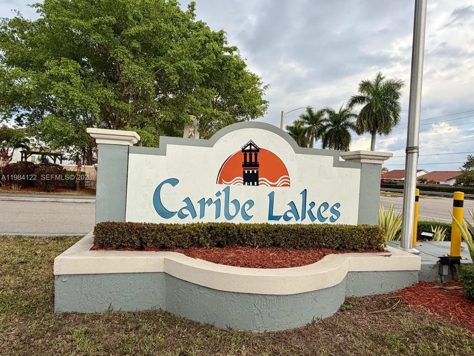 Foto de propiedad en 3858 SW 153rd Place, Miami, FL 33185 Miami con MLS# 