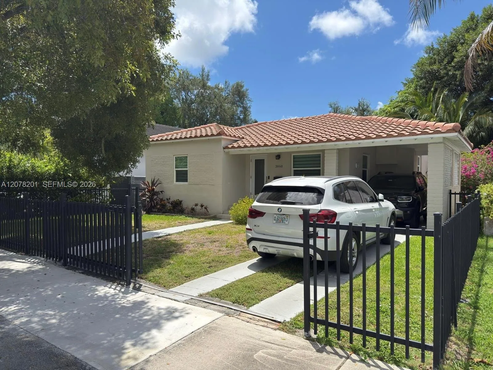 En Venta 3860 SW 1st Street, Miami, FL 33134, Miami, FL 33134