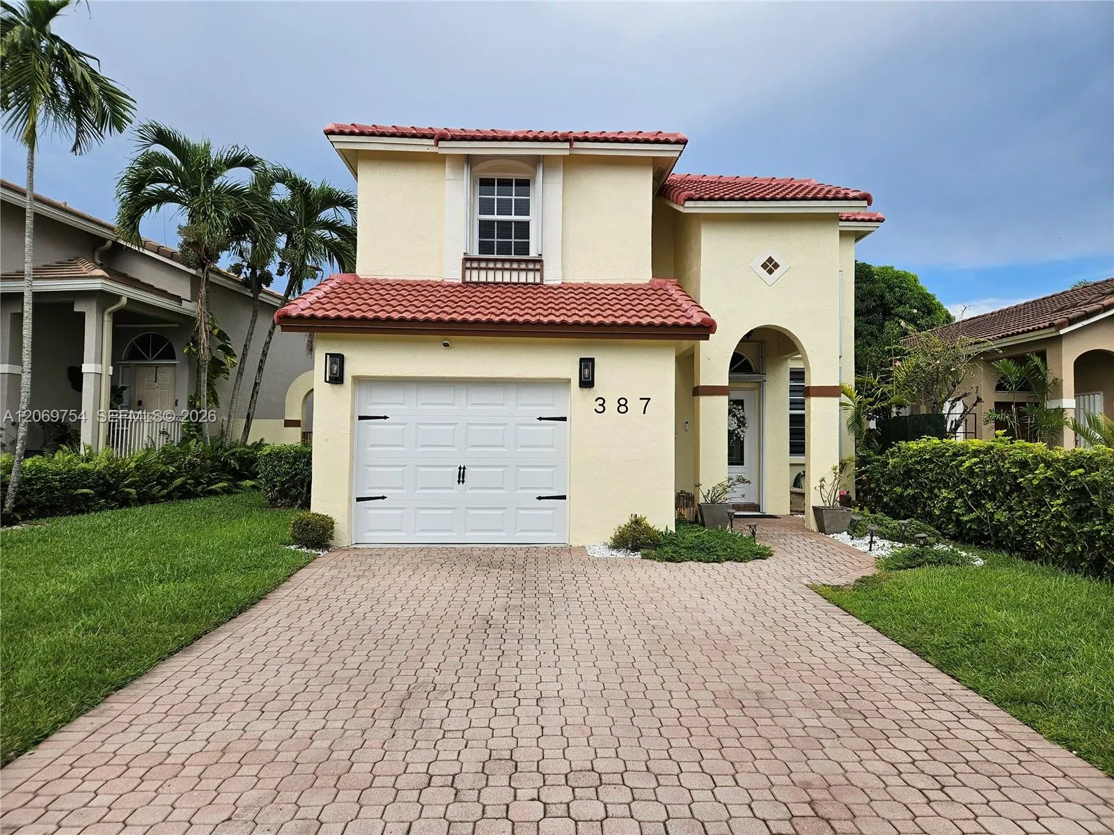 Foto de propiedad en 387 NW 107th Avenue, Pembroke Pines, FL 33026 Pembroke Pines con MLS# 