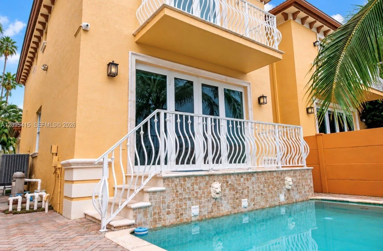 En Renta 3870 NE 168th Street 2, North Miami Beach, FL 33160, North Miami Beach, FL 33160