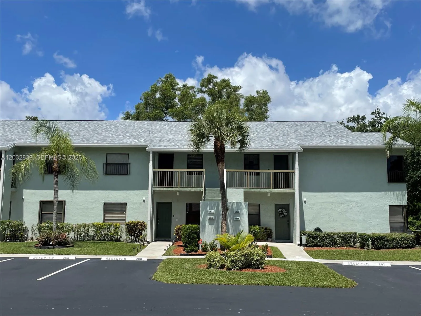 Foto de propiedad en 3871 N Carambola Circle N 2955, Coconut Creek, FL 33066 Coconut Creek con MLS# 