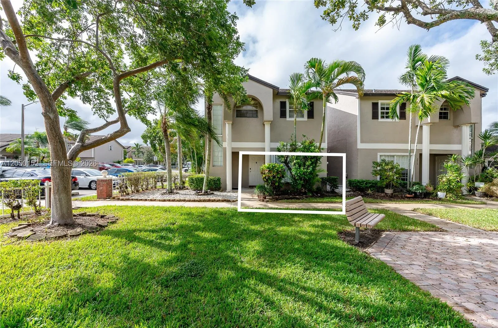 Foto de propiedad en 3877 NW 122nd Terrace 1-L, Sunrise, FL 33323 Sunrise con MLS# 