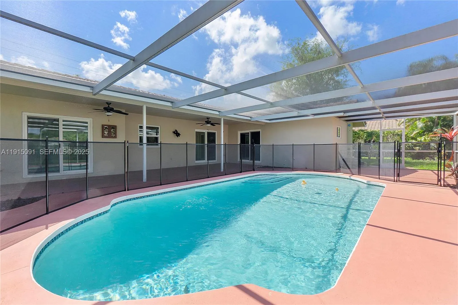 Foto de propiedad en 3880 Coral Hills Drive, Coral Springs, FL 33065 Coral Springs con MLS# 