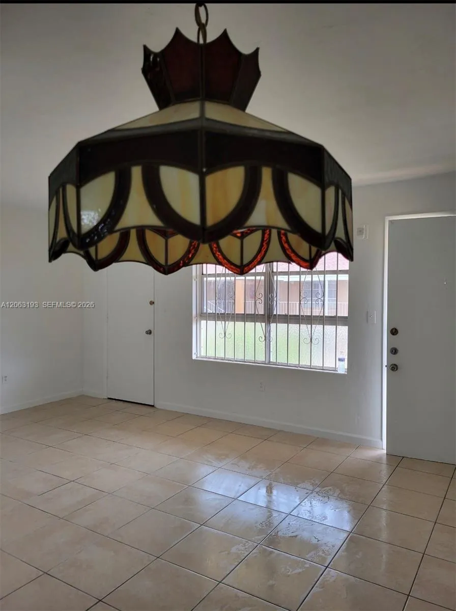 Foto de propiedad en 3881 W Flagler Street 305, Miami, FL 33134 Miami con MLS# 