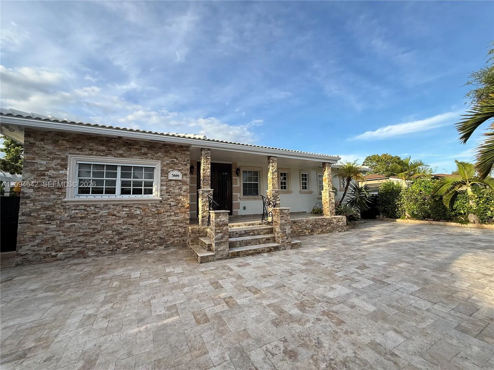 En Venta 3889 NW 5th Street, Miami, FL 33126, Miami, FL 33126