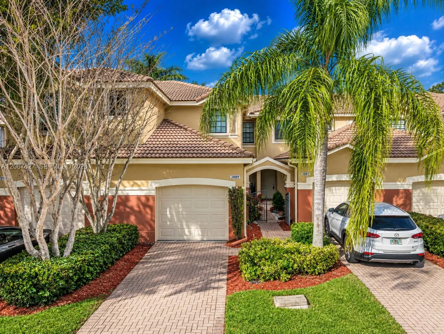 Foto de propiedad en 3889 Tree Top Drive 3889, Weston, FL 33332 Weston con MLS# 
