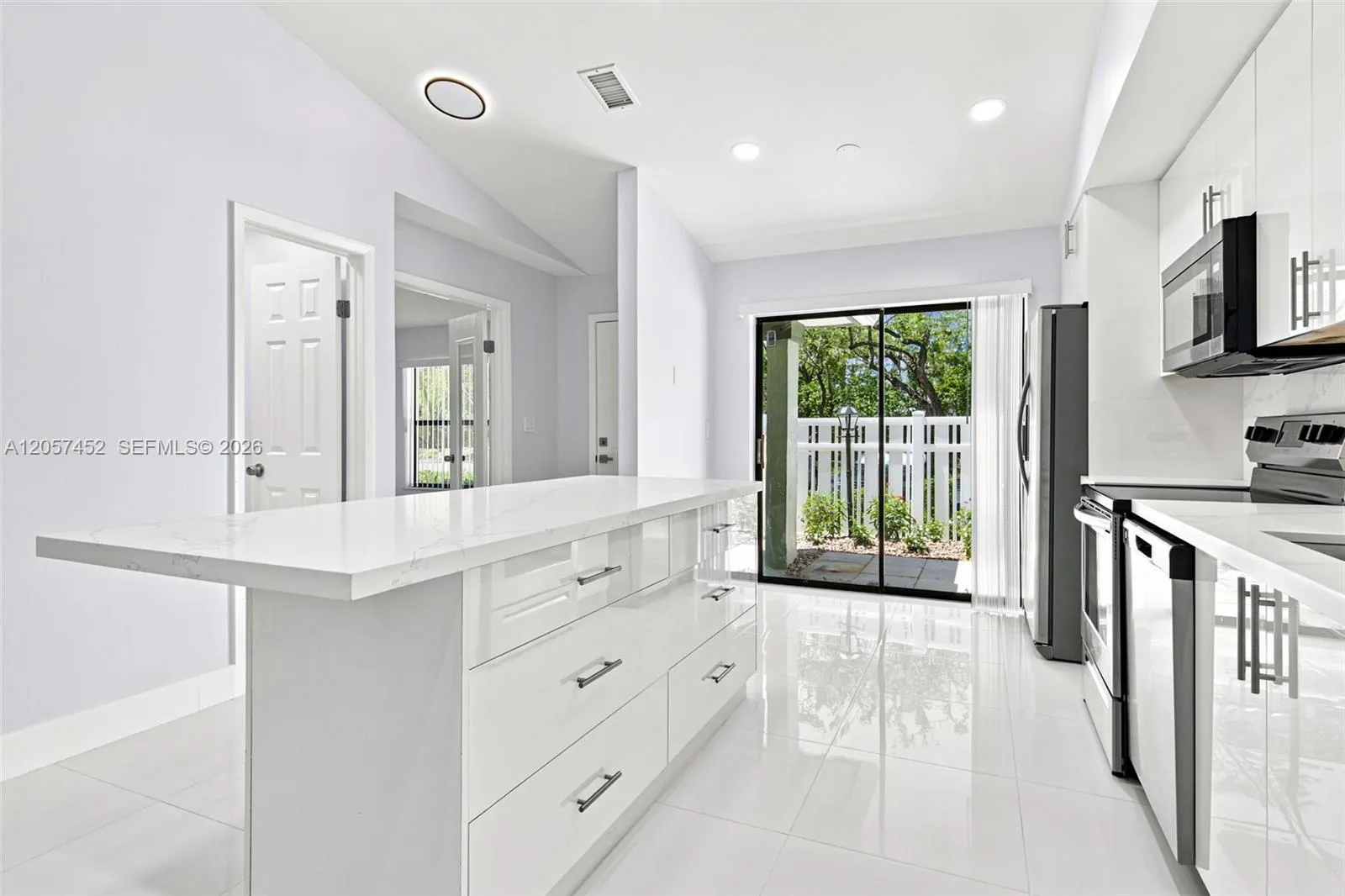 Vendido 3895 N Carambola Circle N 29128, Coconut Creek, FL 33066, Coconut Creek, FL 33066