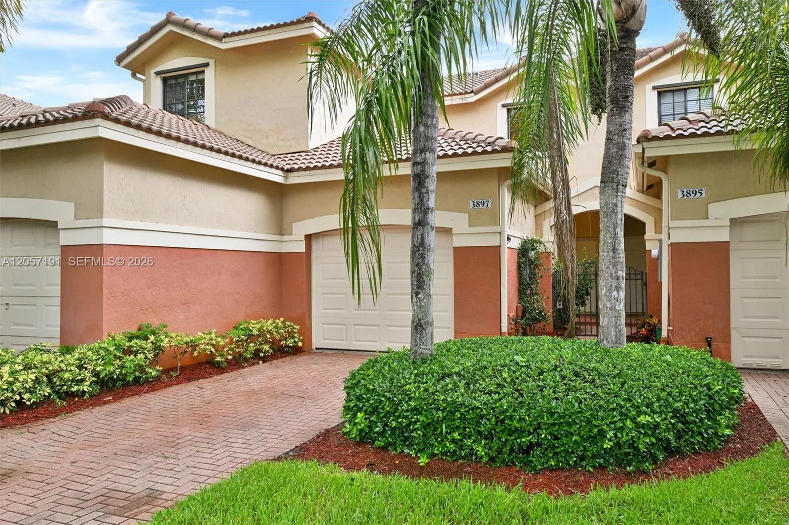 Foto de propiedad en 3897 Tree Top Drive, Weston, FL 33332 Weston con MLS# 