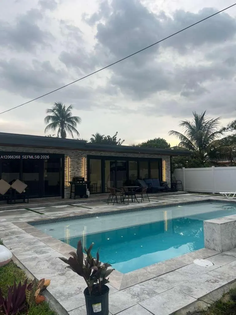 Foto de propiedad en 39 SE 7th Street, Dania Beach, FL 33004 Dania Beach con MLS# 