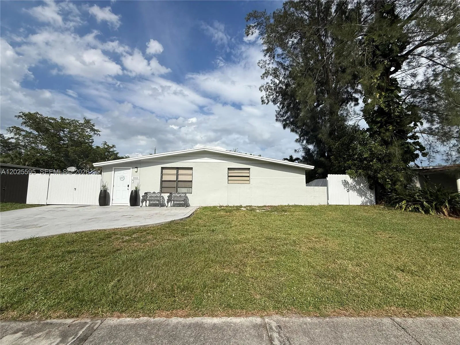 Vendido 3900 SW 60th Avenue, Davie, FL 33314, Davie, FL 33314