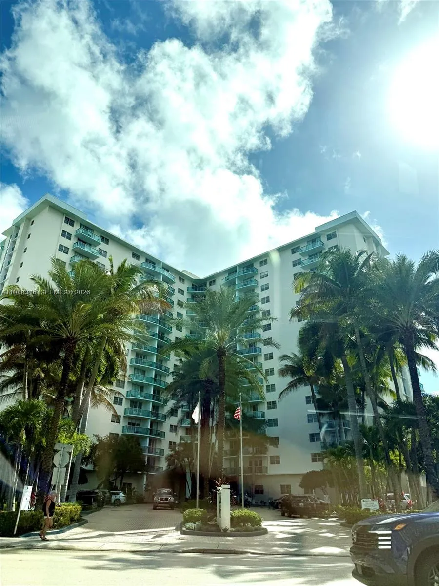 Foto de propiedad en 3901 S Ocean Drive 5W, Hollywood, FL 33019 Hollywood con MLS#