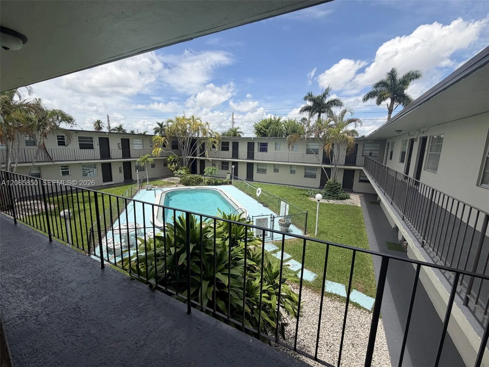 Foto de propiedad en 3901 SW 112th Avenue 40, Miami, FL 33165 Miami con MLS# 