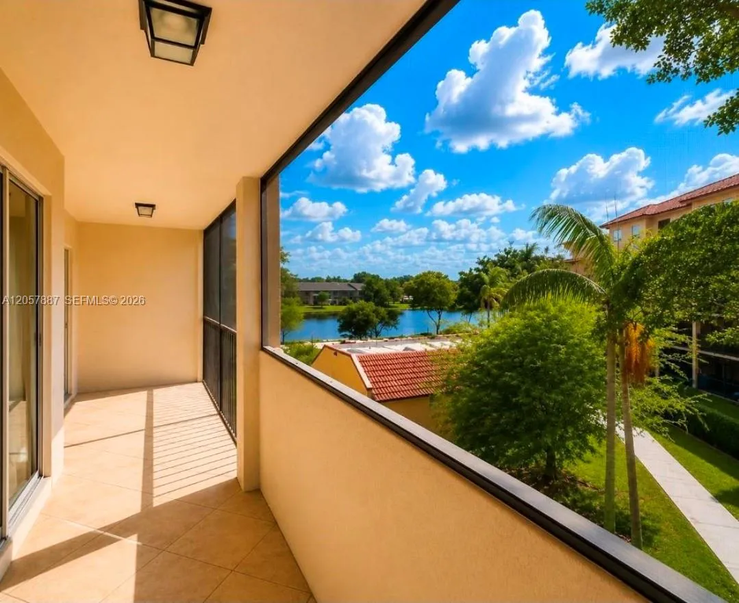 Foto de propiedad en 3905 N Nob Hill Road 312, Sunrise, FL 33351 Sunrise con MLS# 