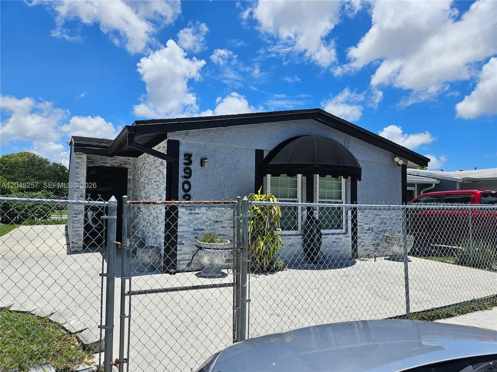 Foto de propiedad en 3908 NW 213th Street 0, Miami Gardens, FL 33055 Miami Gardens con MLS# 