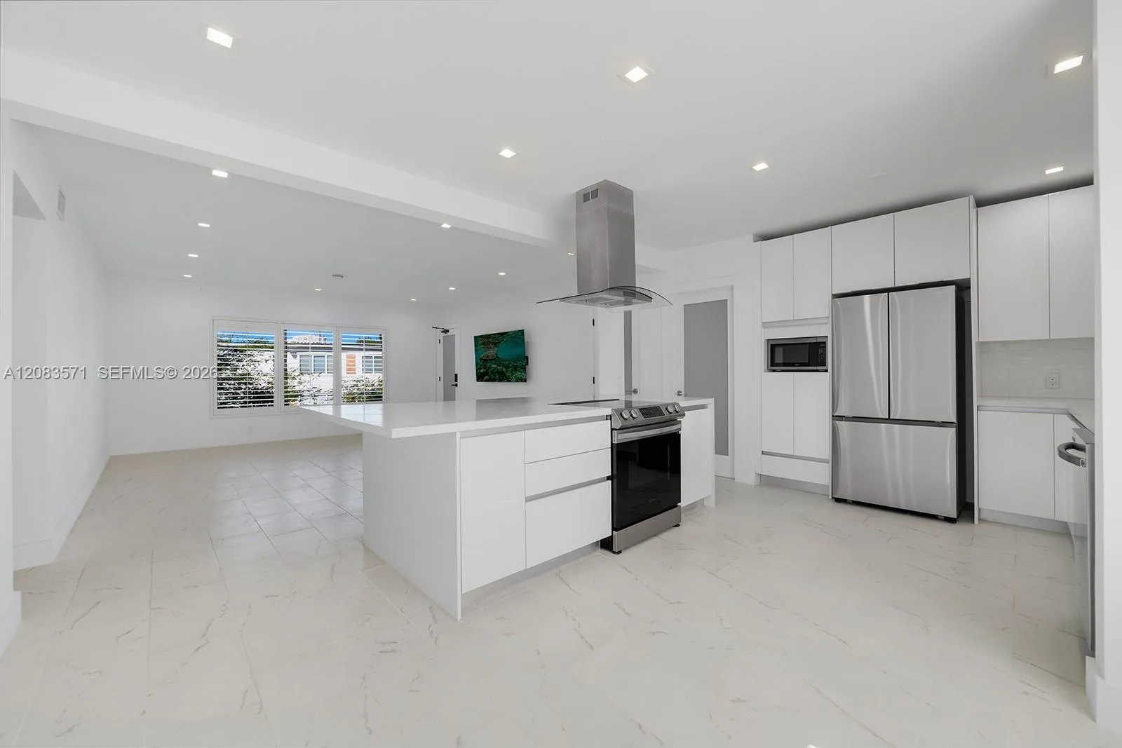 En Renta 3909 Garden Avenue 4, Miami Beach, FL 33140, Miami Beach, FL 33140