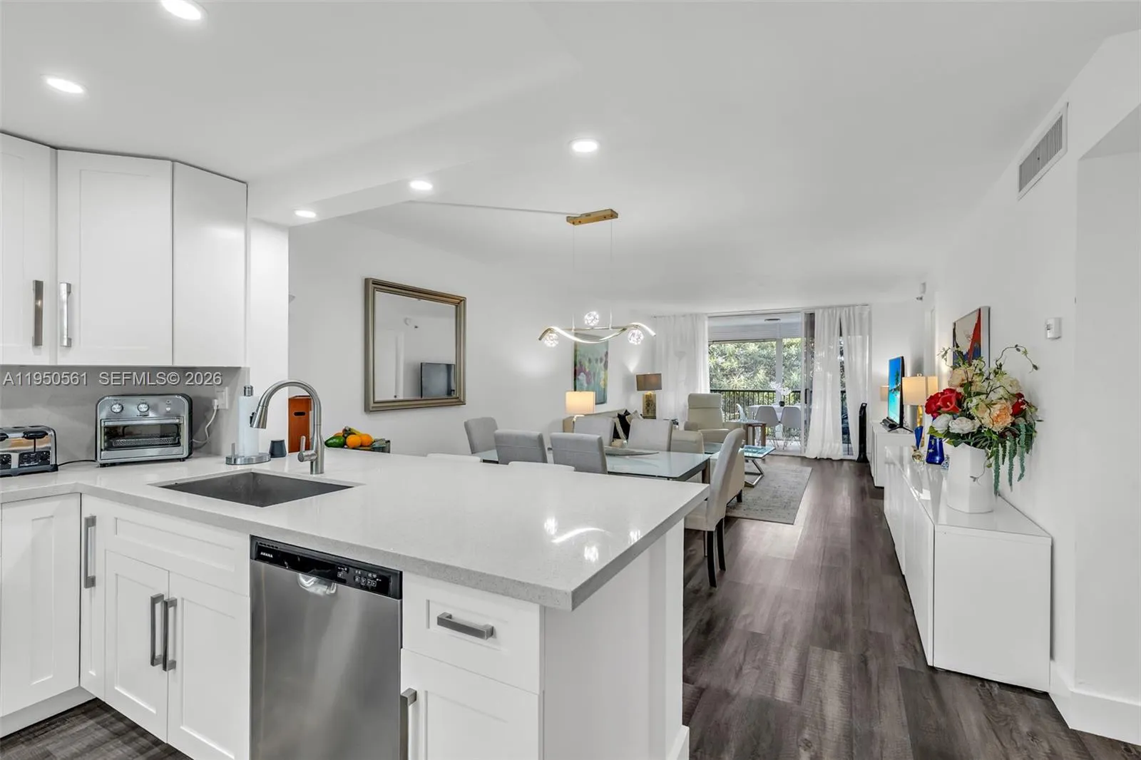 Foto de propiedad en 3910 Inverrary Boulevard 503-B, Lauderhill, FL 33319 Lauderhill con MLS# 