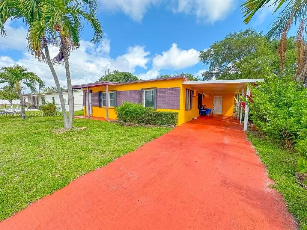 Vendido 3913 SW 28th Street, West Park, FL 33023, West Park, FL 33023