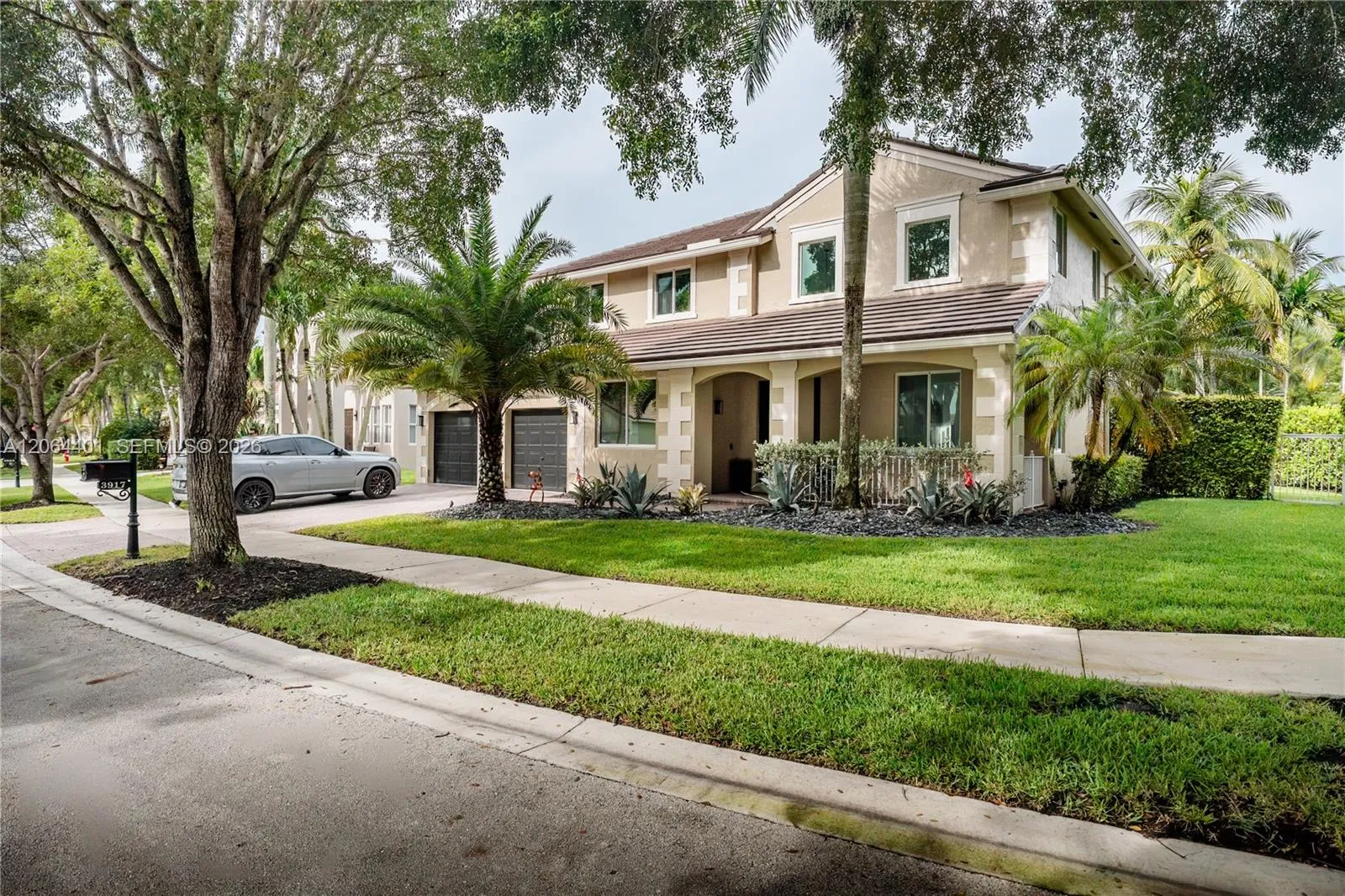 Foto de propiedad en 3917 Heron Ridge Lane, Weston, FL 33331 Weston con MLS# 