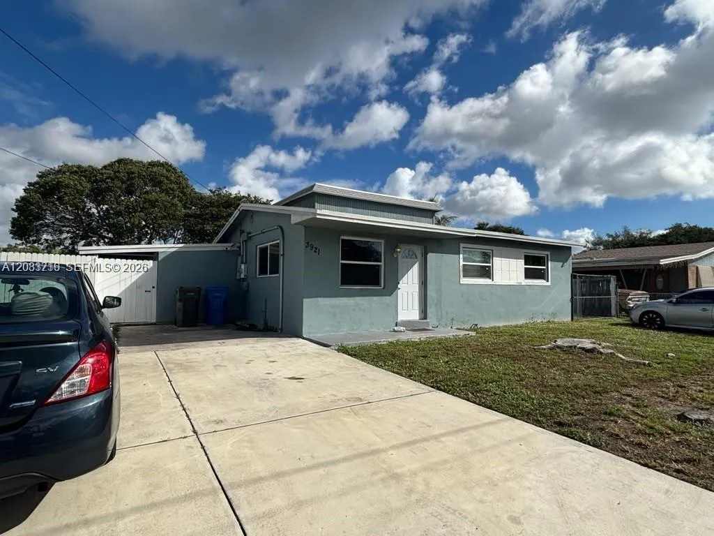 En Renta 3921 SW 31st Drive 3921, West Park, FL 33023, West Park, FL 33023