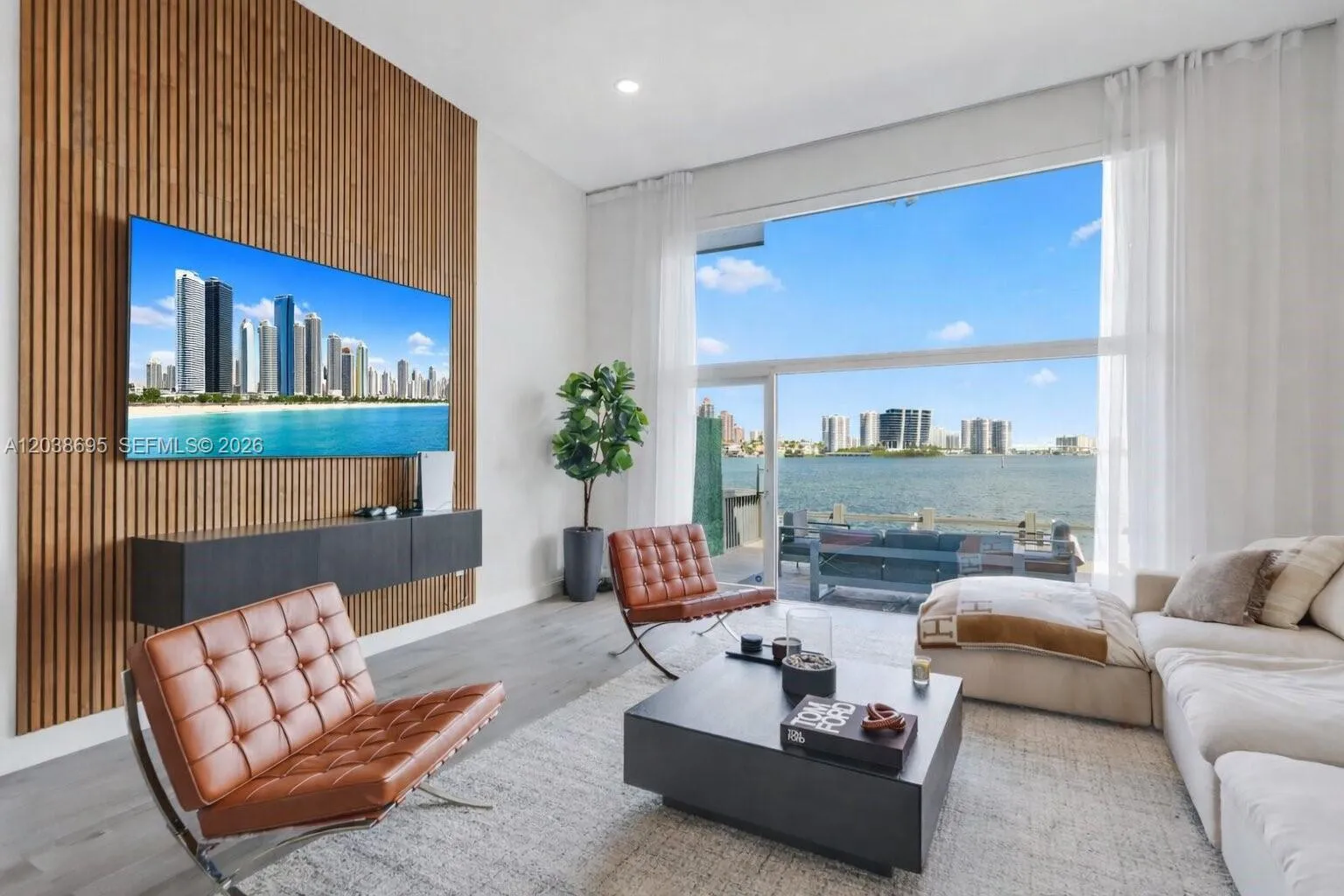 En Venta 3927 NE 171st Street, North Miami Beach, FL 33160, North Miami Beach, FL 33160