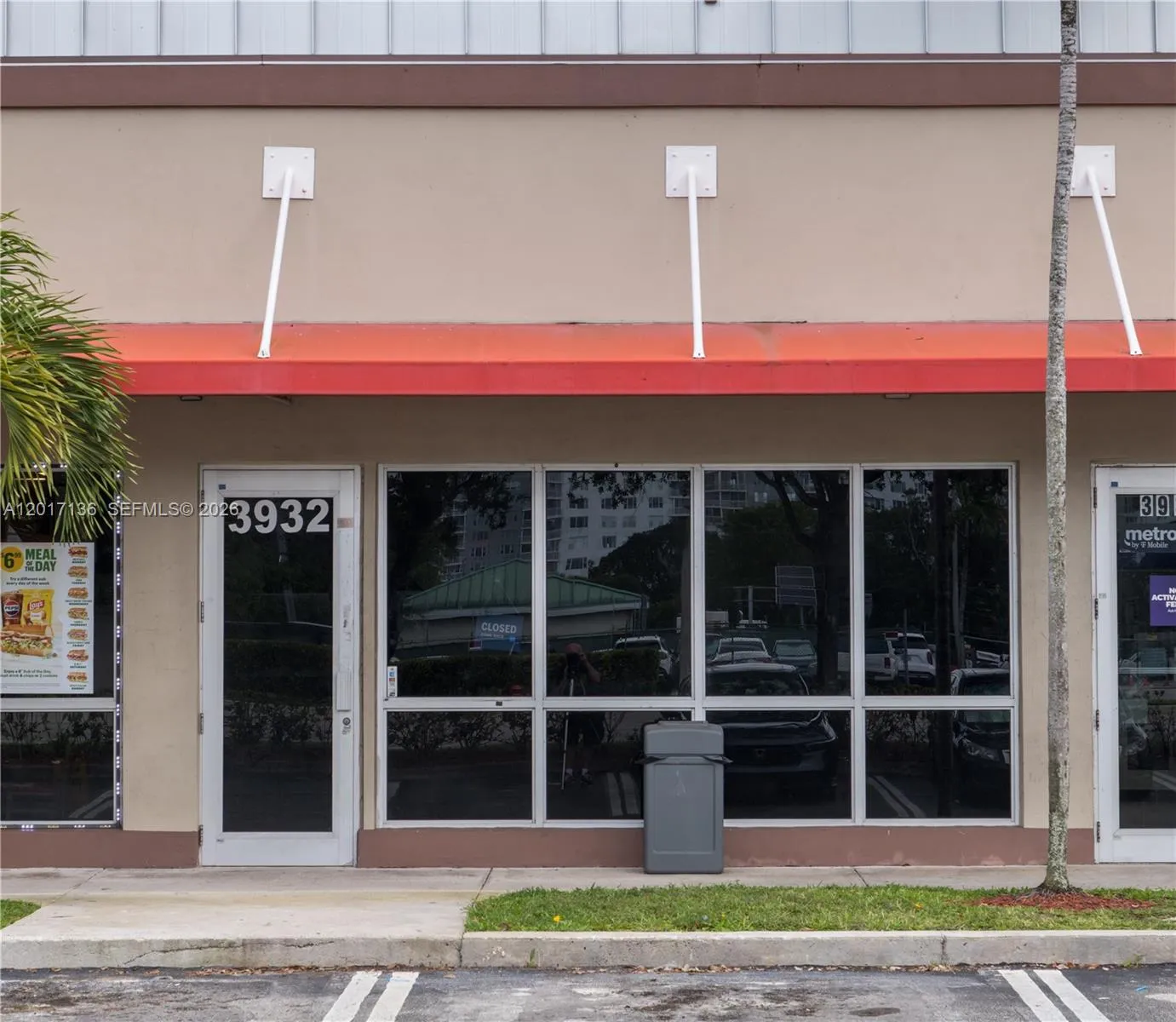 Foto de propiedad en 3930 Pembroke Road, Pembroke Park, FL 33021 Pembroke Park con MLS# 
