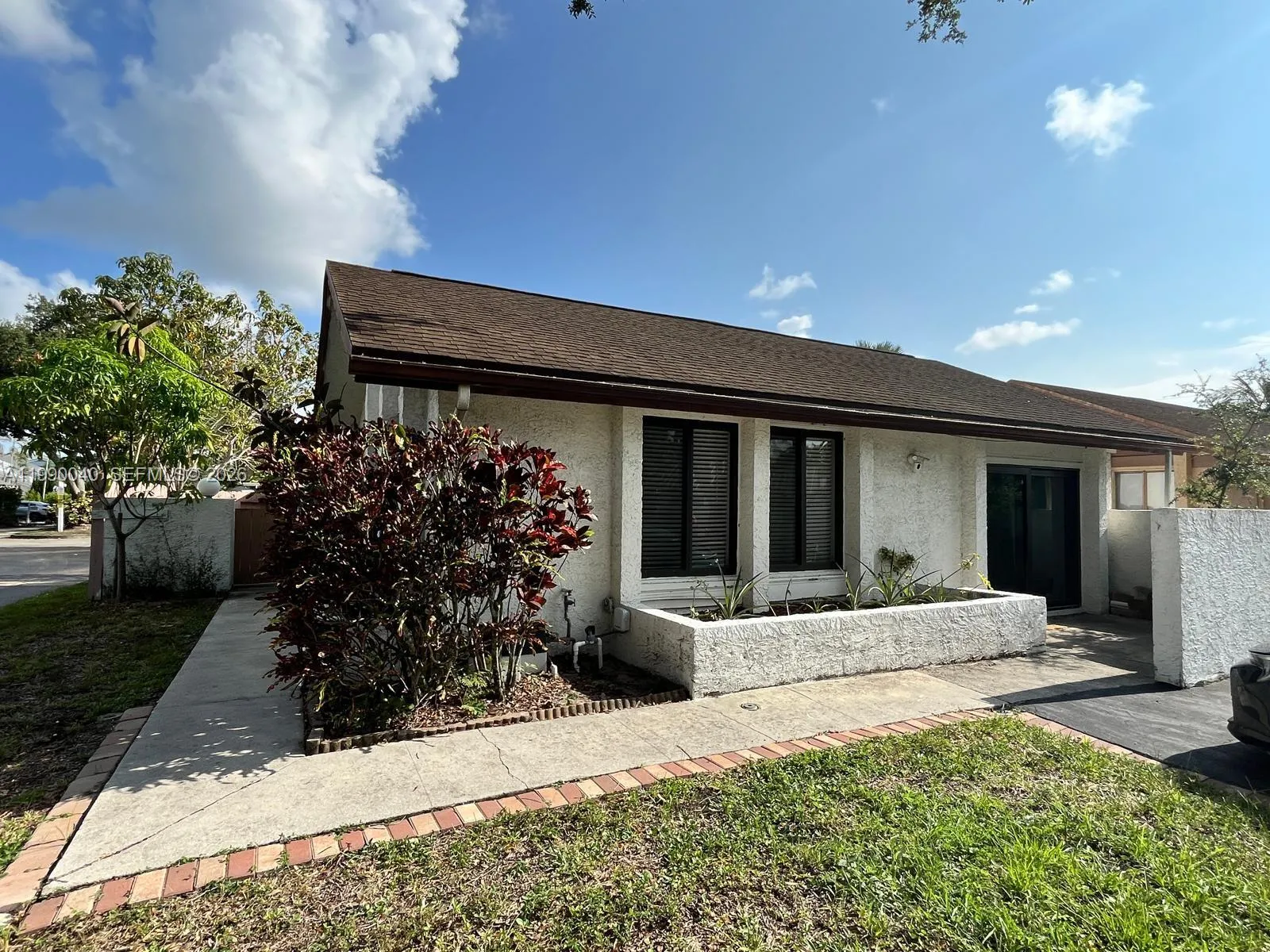 Foto de propiedad en 3931 SW 84th Terrace, Davie, FL 33328 Davie con MLS# 