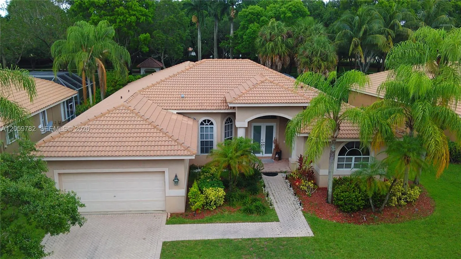 Foto de propiedad en 3937 Nighthawk Drive, Weston, FL 33331 Weston con MLS# 