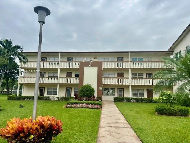 Foto de propiedad en 394 Mansfield J, Boca Raton, FL 33434 Boca Raton con MLS# 
