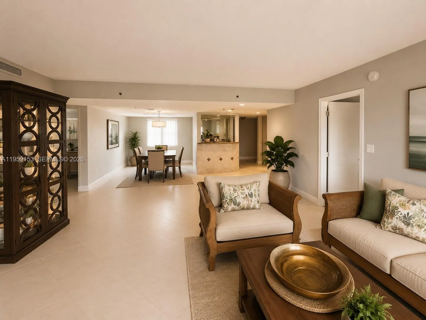 Foto de propiedad en 3940 Inverrary Boulevard 808-A, Lauderhill, FL 33319 Lauderhill con MLS# 