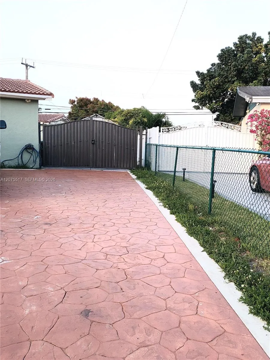 En Renta 3941 E 9th Lane 0, Hialeah, FL 33013, Hialeah, FL 33013
