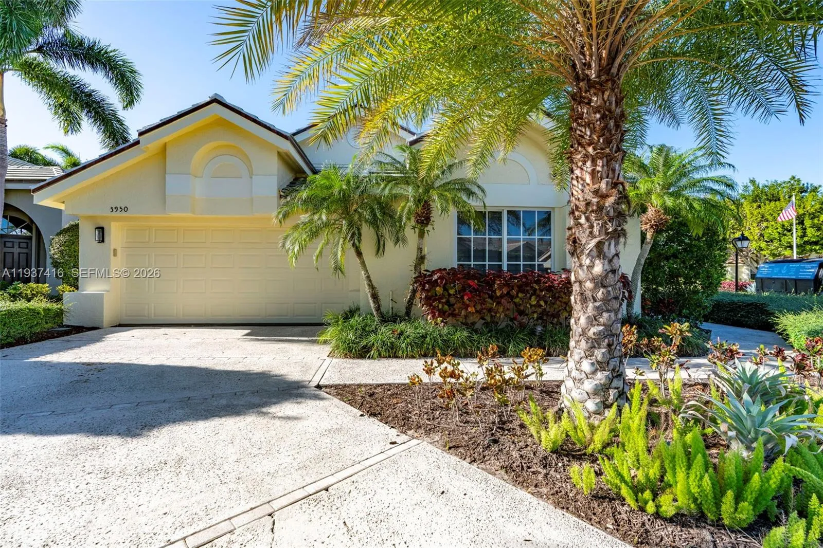 Foto de propiedad en 3950 Shearwater Drive, Jupiter, FL 33477 Jupiter con MLS# 