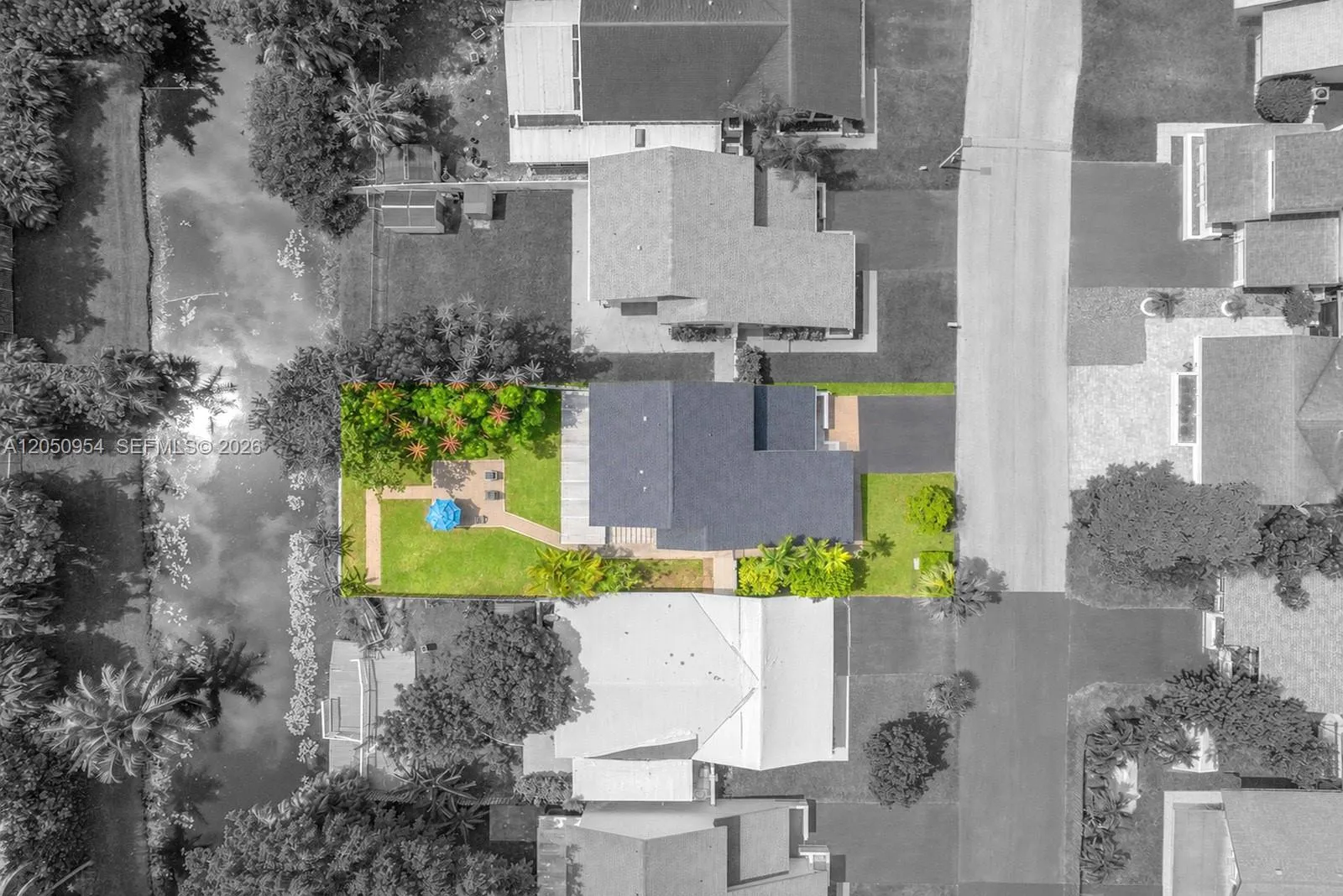 Foto de propiedad en 3950 SW 82nd Terrace, Davie, FL 33328 Davie con MLS# 