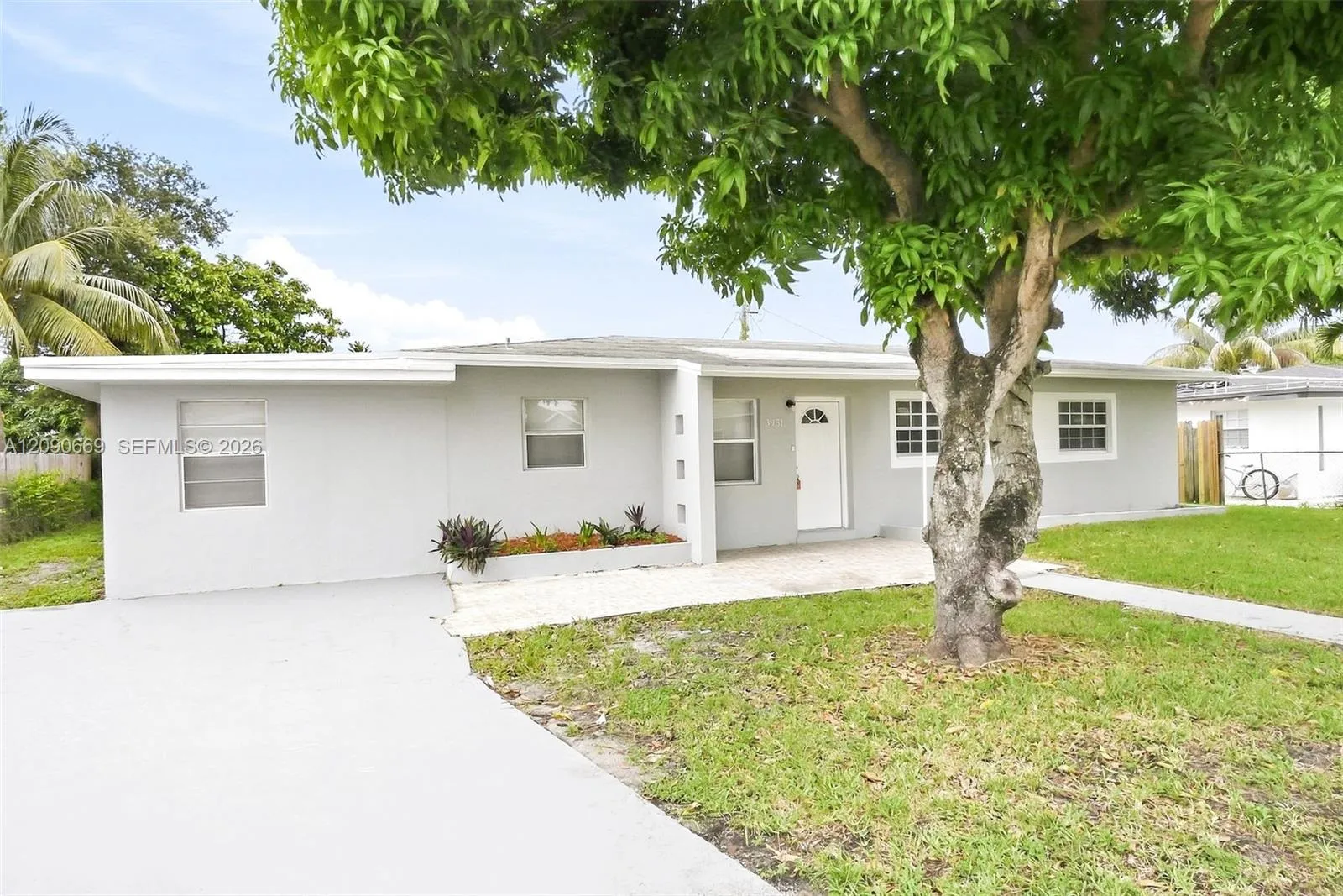 Foto de propiedad en 3951 NW 173rd Terrace, Miami Gardens, FL 33055 Miami Gardens con MLS# 