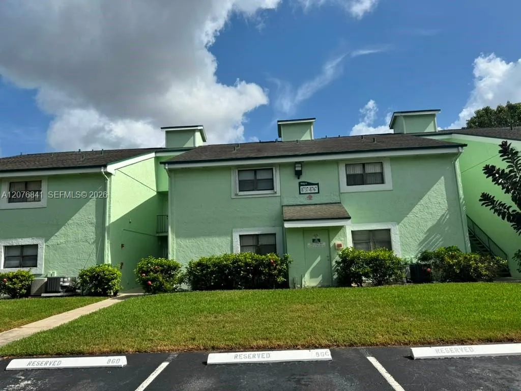 Foto de propiedad en 3960 NW 87th Avenue 3960, Sunrise, FL 33351 Sunrise con MLS# 