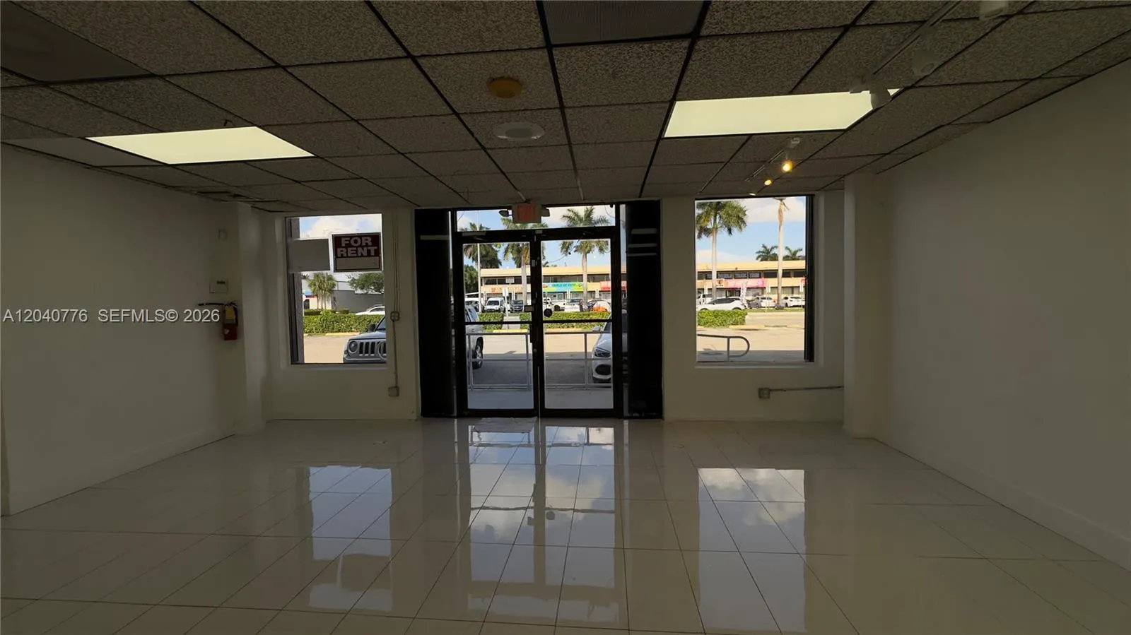 En Renta 3960 W 16th Avenue 204, Hialeah, FL 33012, Hialeah, FL 33012