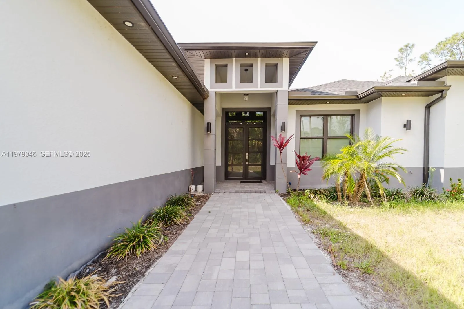 Foto de propiedad en 398 35th Avenue NW, Naples, FL 34120 Naples con MLS# 