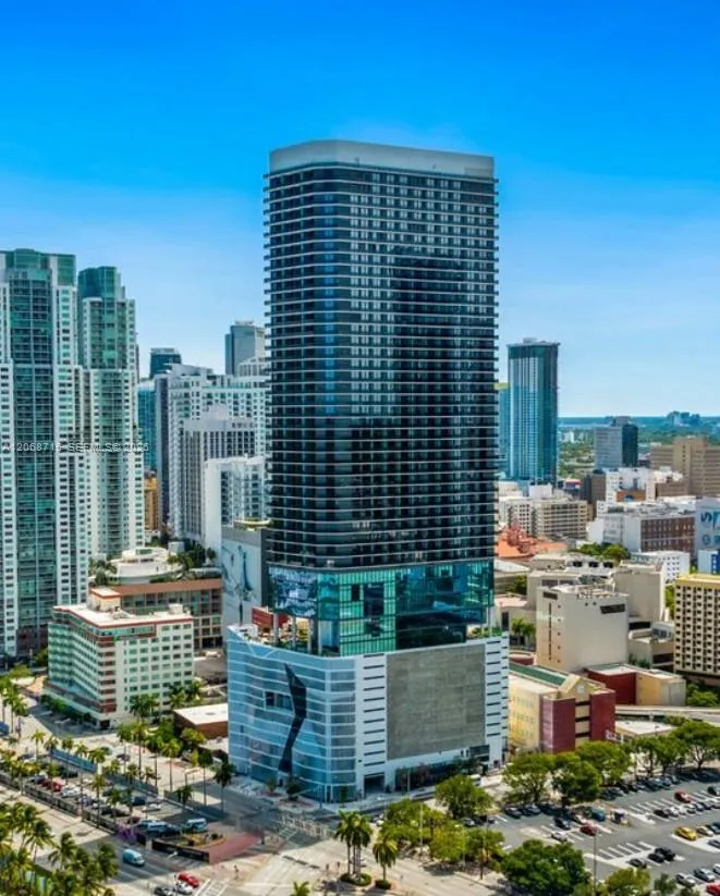 Foto de propiedad en 398 NE 5th Street 2203, Miami, FL 33132 Miami con MLS#