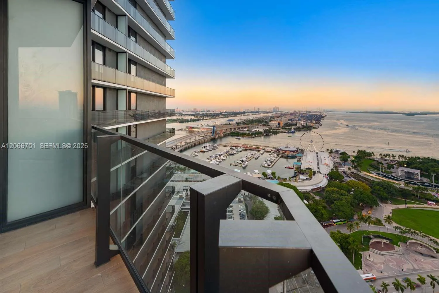 Foto de propiedad en 398 NE 5th Street 4114, Miami, FL 33132 Miami con MLS#