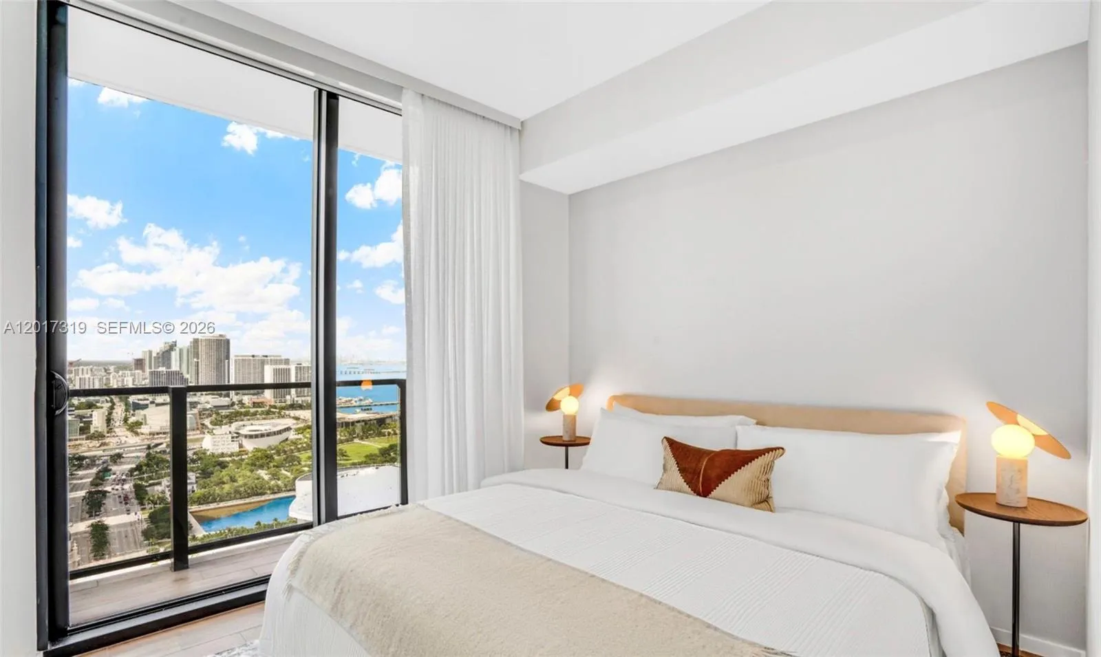 Foto de propiedad en 398 NE 5th Street 4701, Miami, FL 33132 Miami con MLS# 