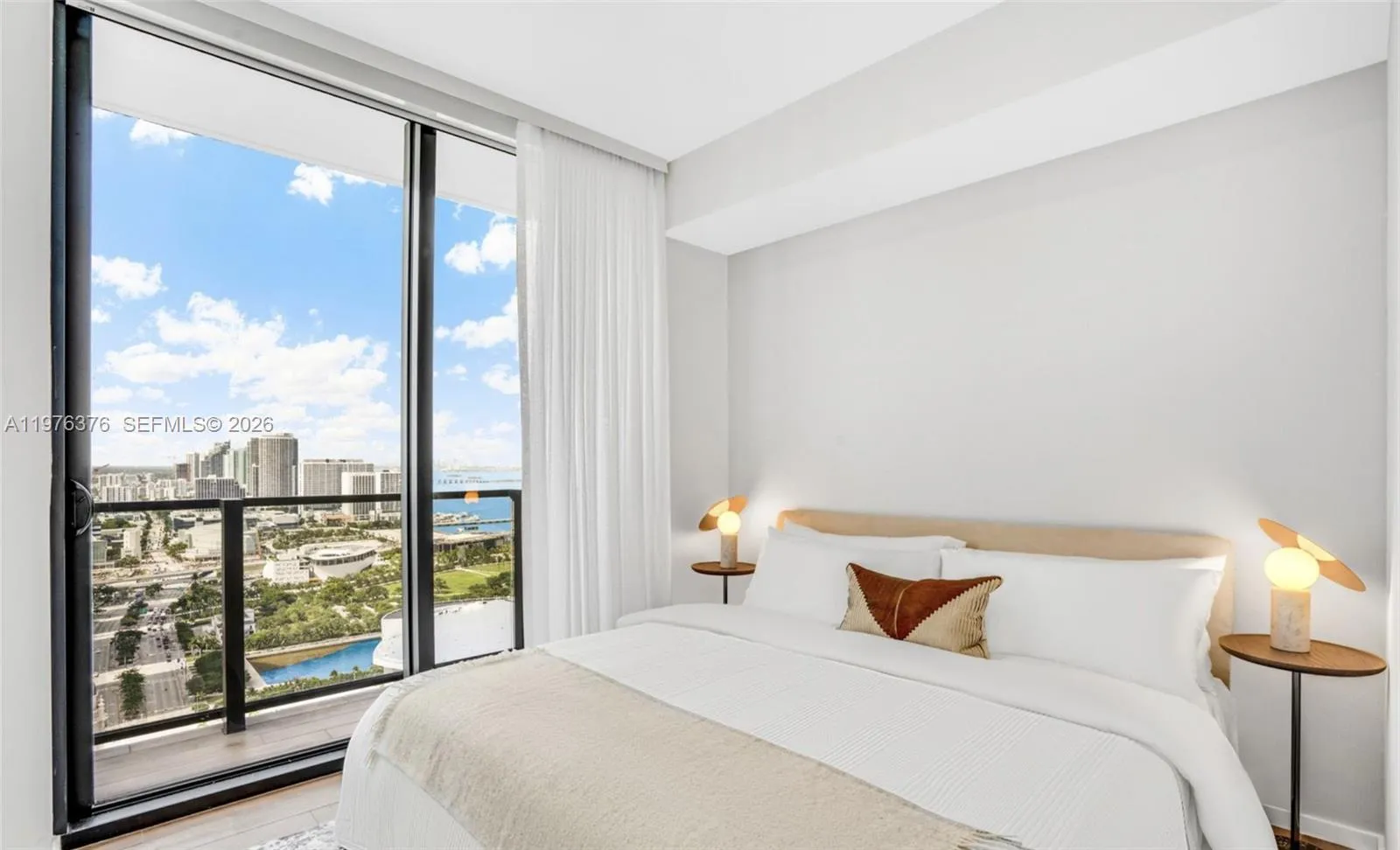 Foto de propiedad en 398 NE 5th Street PH 4701, Miami, FL 33132 Miami con MLS#