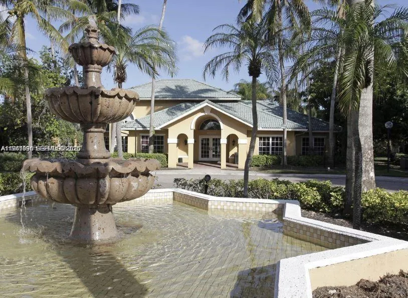 Foto de propiedad en 3985 W Mcnab Road A302, Pompano Beach, FL 33069 Pompano Beach con MLS# 