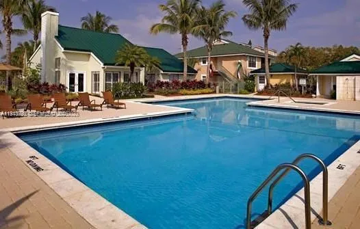 Foto de propiedad en 3992 NW 87th Avenue 3992, Sunrise, FL 33351 Sunrise con MLS# 