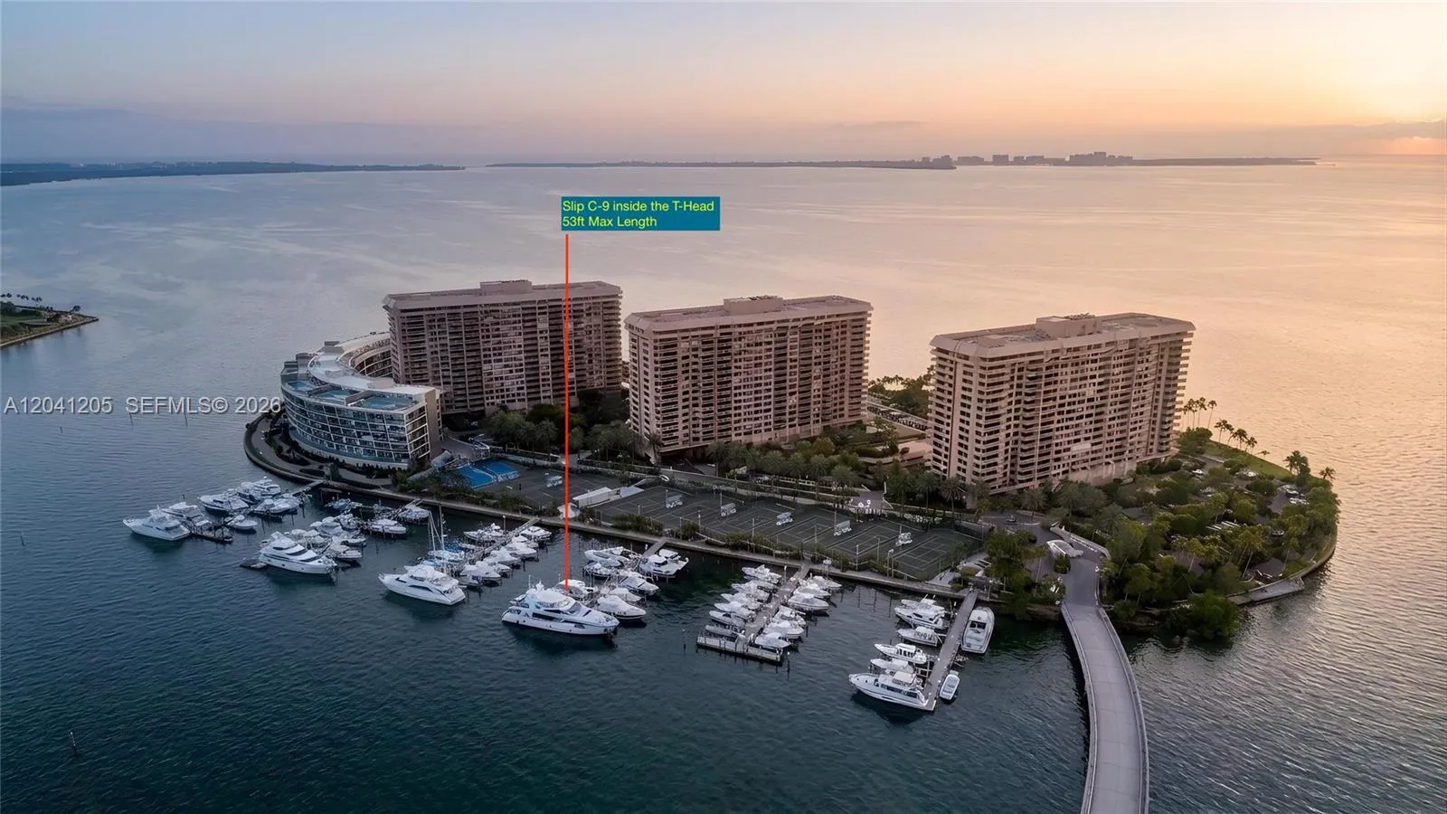 Alquilada 4 Grove Isle Drive C-9, Miami, FL 33133, Miami, FL 33133