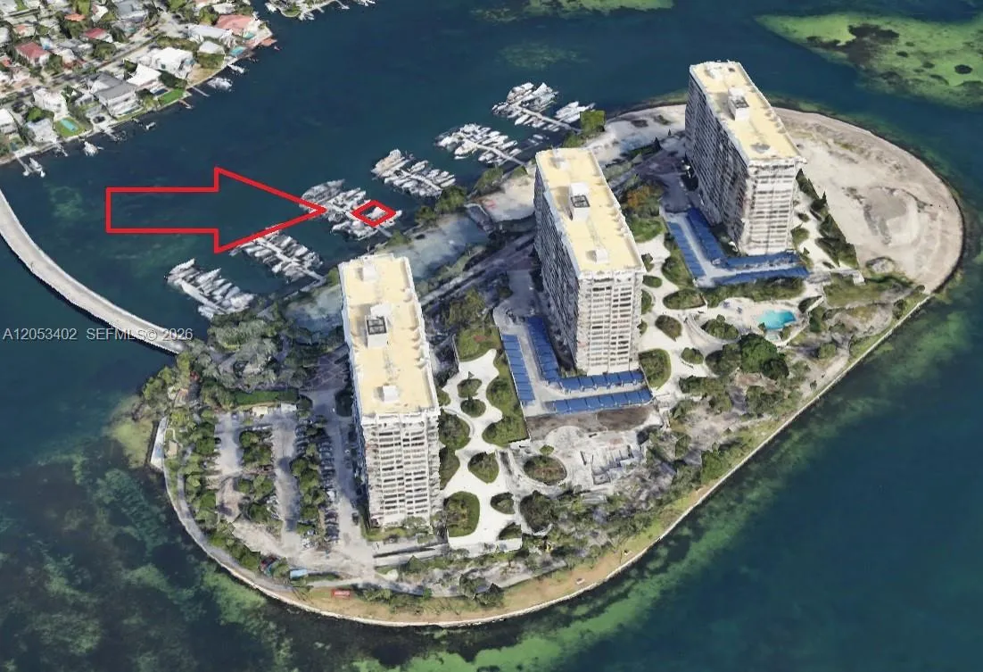 Foto de propiedad en 4 Grove Isle Drive, Coconut Grove, FL 33133 Coconut Grove con MLS# 