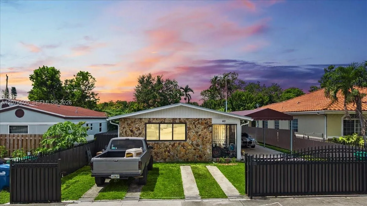 Foto de propiedad en 40 NW 119th Street 0, Miami, FL 33168 Miami con MLS# 
