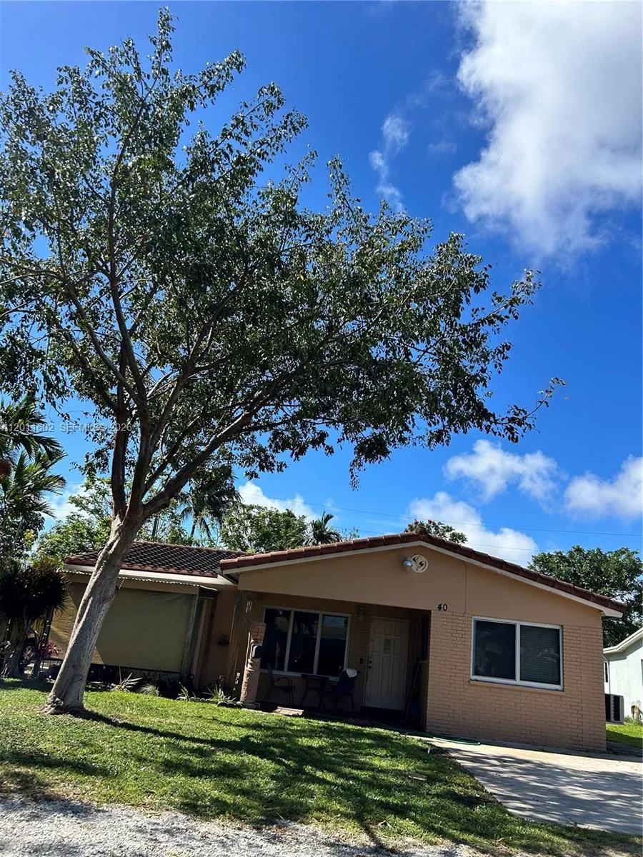 Foto de propiedad en 40 SE 8th Street, Dania Beach, FL 33004 Dania Beach con MLS# 